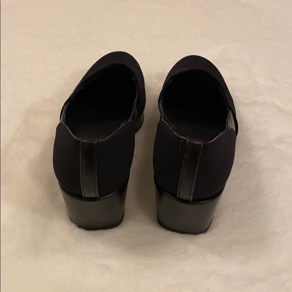 Stuart Weitzman Black Wedge Round Toe Shoe - Picture 3 of 6